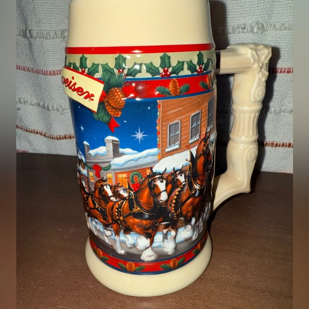 Vintage Budweiser 2003 Clydesdales Old Towne Holiday Stein - Red and‎ Blue